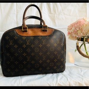 SALE! 100% Authentic Louis Vuitton Deauville